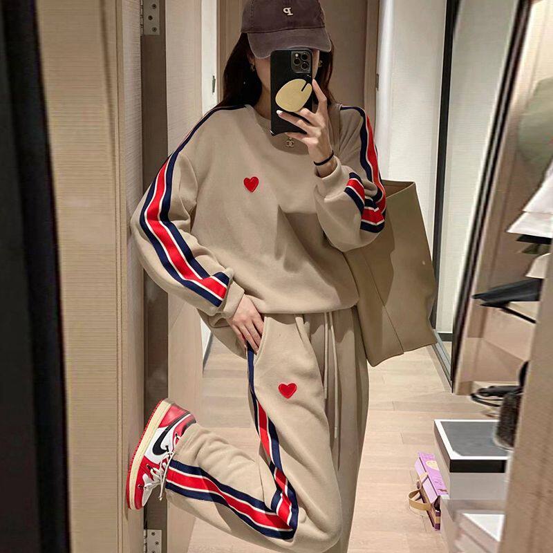 胖MM特大码300斤绣花爱心运动套装女秋季欧货减龄休闲宽松两件套2