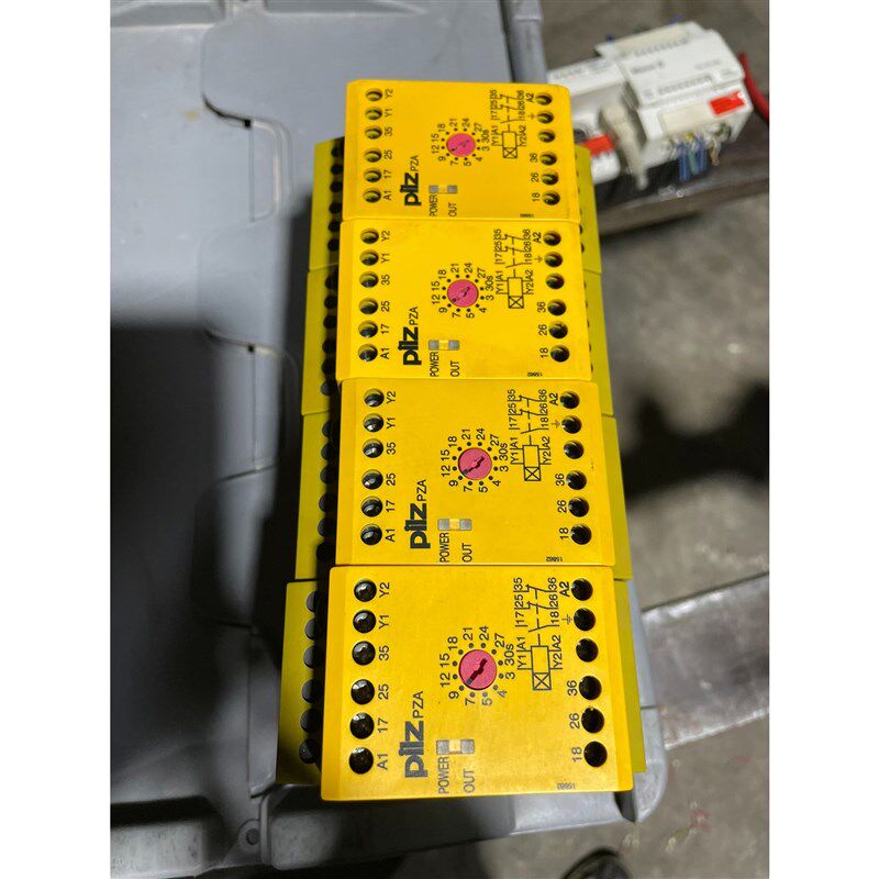 pilz  pza30/230ac 安全继电器 成色不错 单