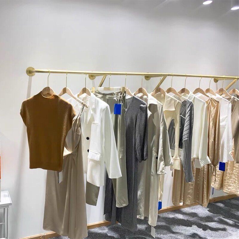服装店上墙展示架墙上侧挂壁挂衣架男女装陈列架银色横杆货架正挂