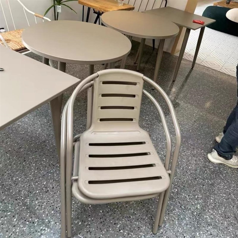 户外碳钢桌椅网红阳台洽谈餐厅奶茶店外摆休闲不锈钢小圆餐桌组合