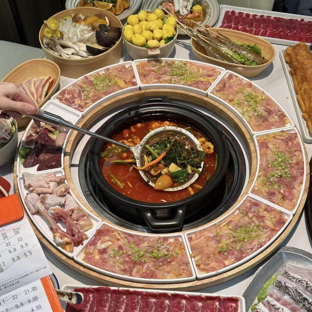 商可旋转火锅用呼啦创圈涮羊肉肥牛卷餐圆形CNL意围脖火锅具八格