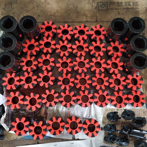 45钢梅花联轴器XL1星型连轴器XLD3爪式XL5水泵圆钢弹性联轴节电机
