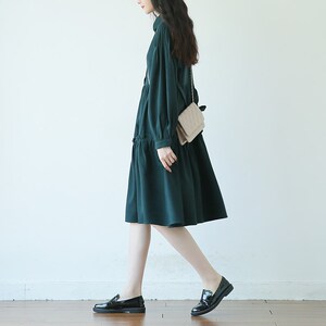 suin2024春秋新款文艺学院风宽松大码系带绿色衬衫领长袖连衣裙女