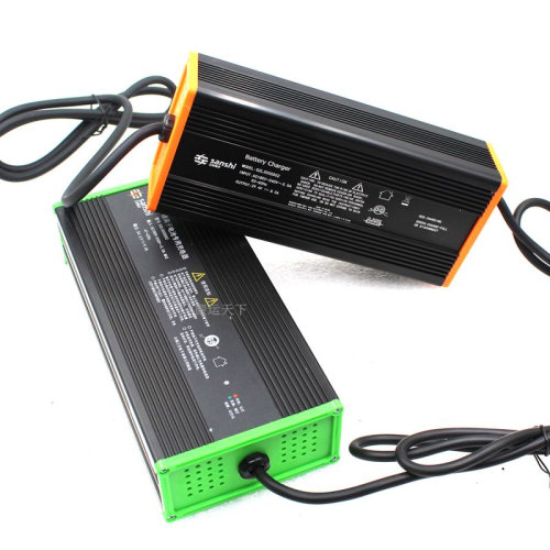 诺力天罡1.5吨电动托盘搬运车锂电池充电器29.4V8A充电DZL30SS02