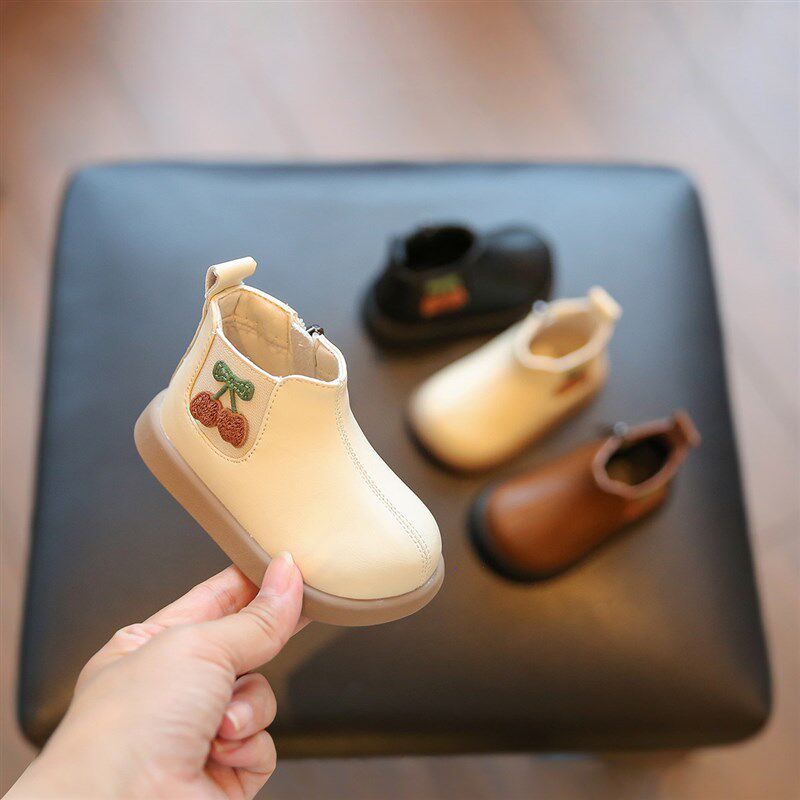 女宝宝靴子秋季新款婴儿鞋子软底女D宝学步鞋1一2岁儿童小皮靴短