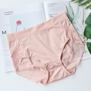 夏季薄款牛奶丝内裤女中高腰蕾丝无痕包臀舒适大码胖MM女三角裤头