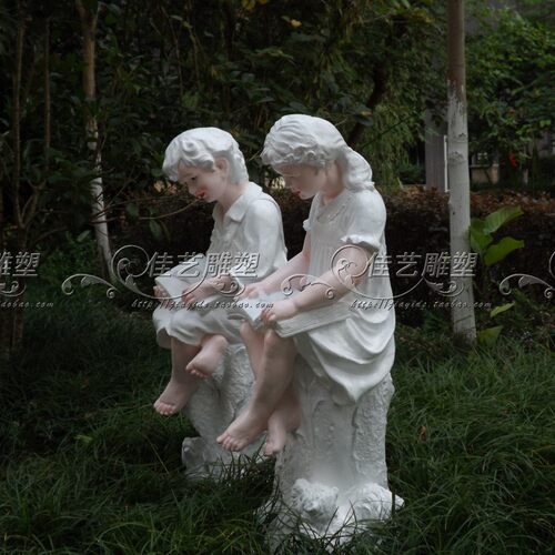 欧式玻璃钢人物雕塑艺术品客厅户外落地摆设可定制作坐树桩男女孩
