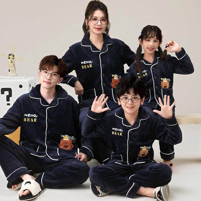 亲子睡衣一家三口秋冬季法兰绒翻领男童母女卡通珊瑚绒家居服套装