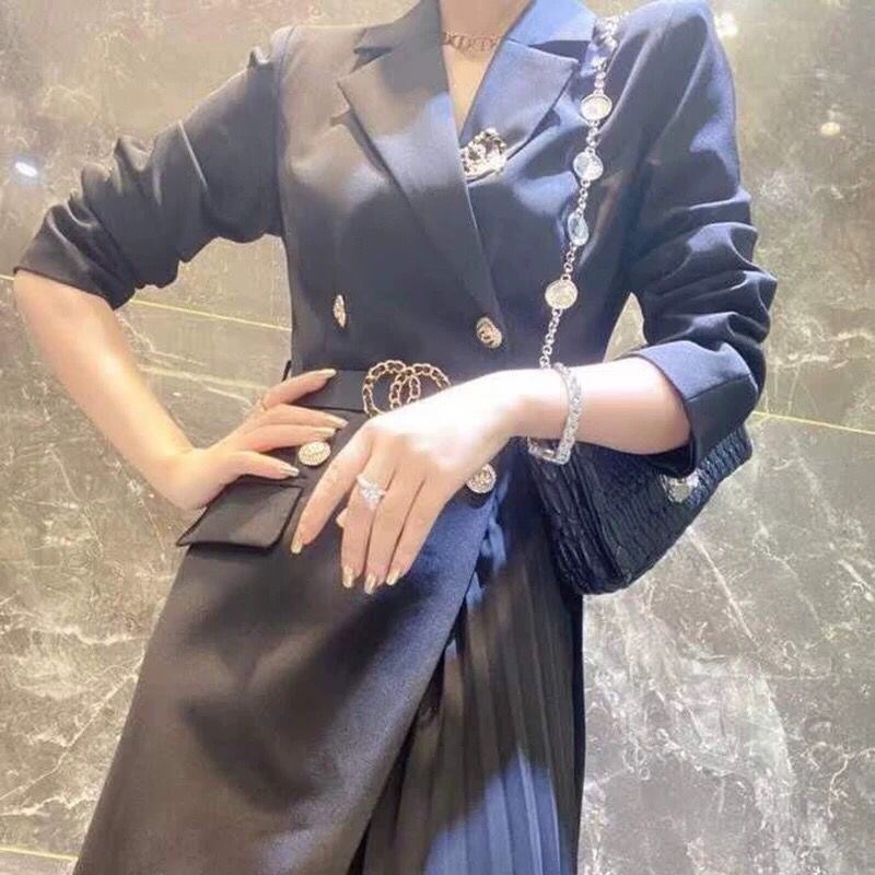 小黑裙女装2024夏装新款高腰显瘦长裙长袖百褶裙西装打底连衣裙