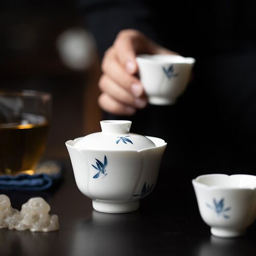 手绘兰花二才盖碗茶杯家用陶瓷茶碗带盖J单个功夫茶具不烫手泡茶
