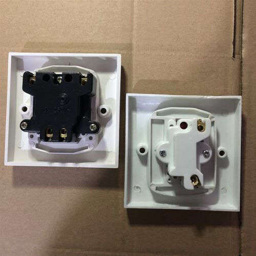 Z86型墙壁防水一开10A化妆室厨房250V防水单开面板二开灶台2开关