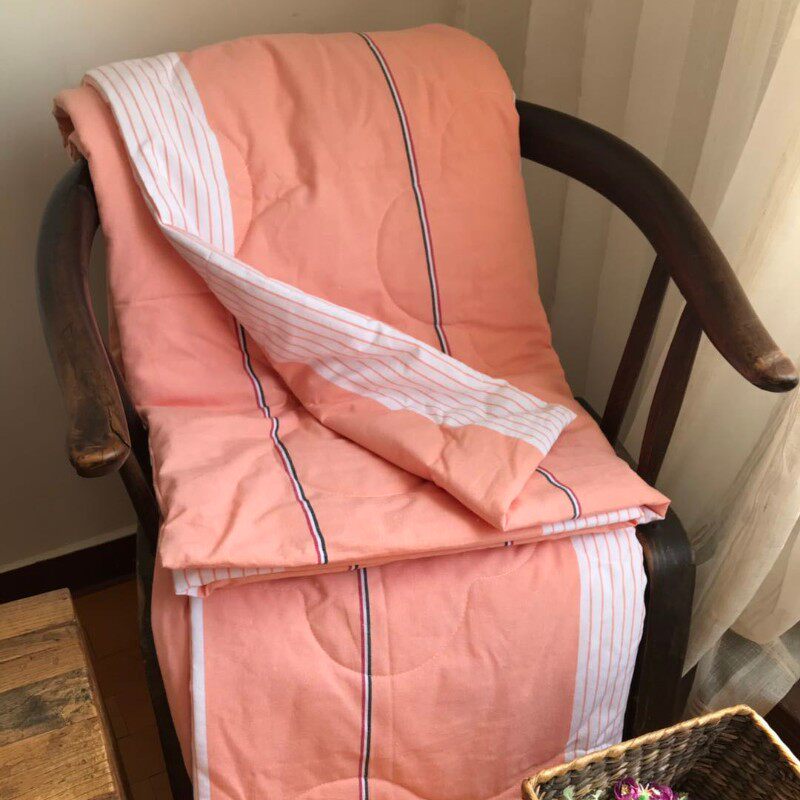 刘大姐家 精品夏凉被 手感柔软蓬松 清爽舒适 色彩时尚