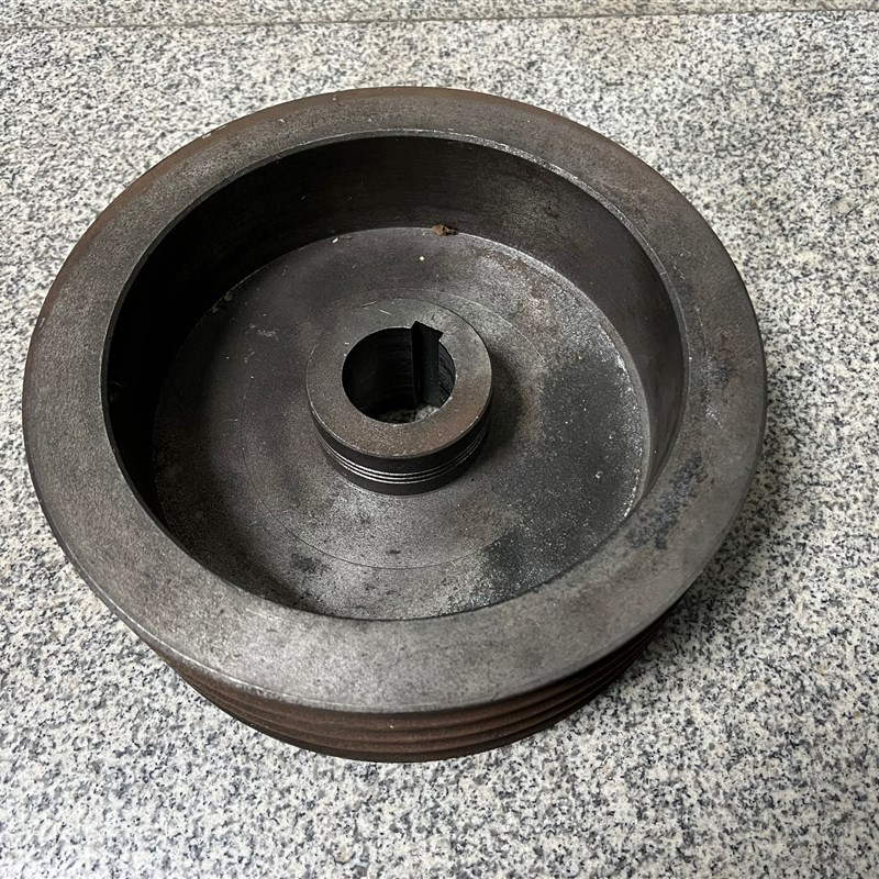 沈阳大连CW6163/6180C一轴4槽皮带轮带轴承位内孔42键宽12外圆250