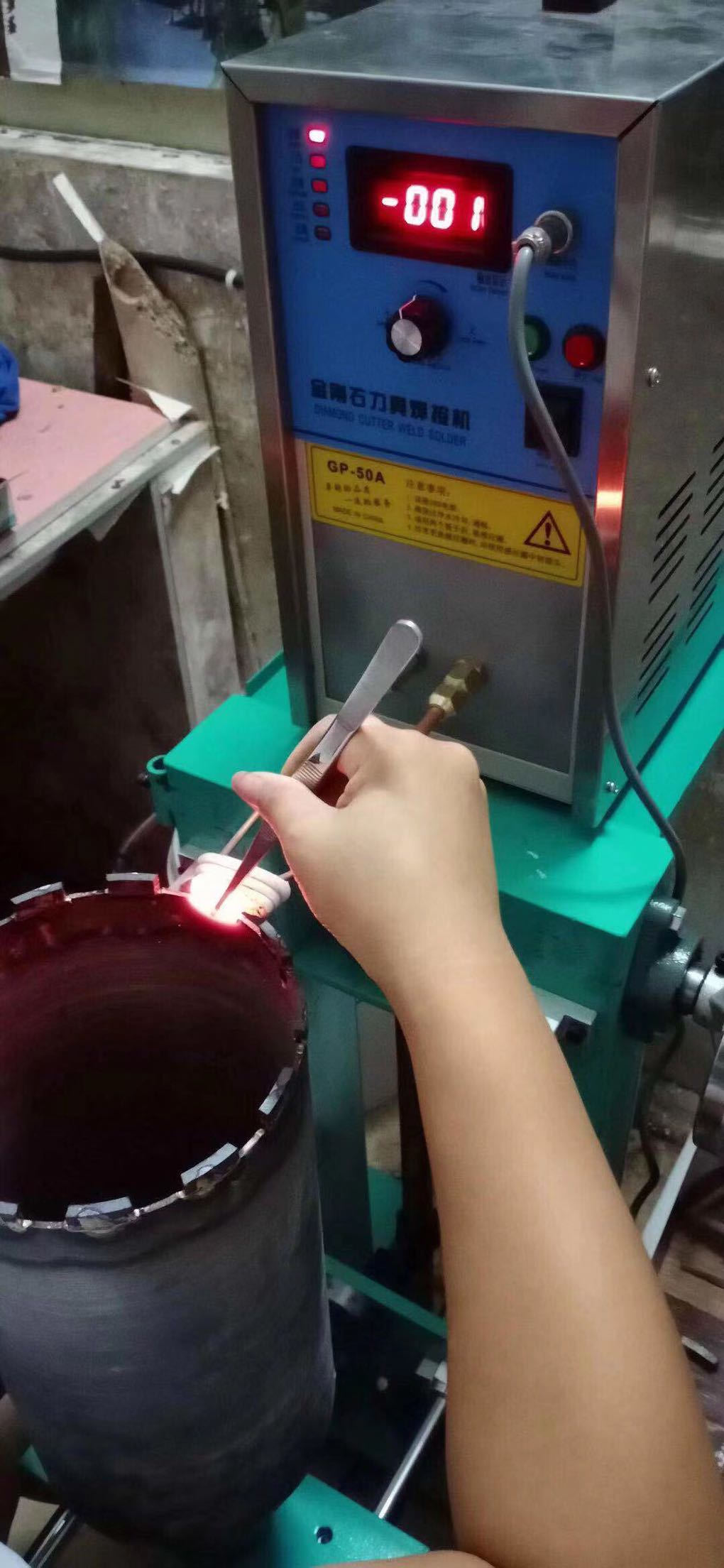 包邮晶宏牌金刚石纯钴钻头薄壁钻水磨钻切墙机锯片刀头简易焊接架