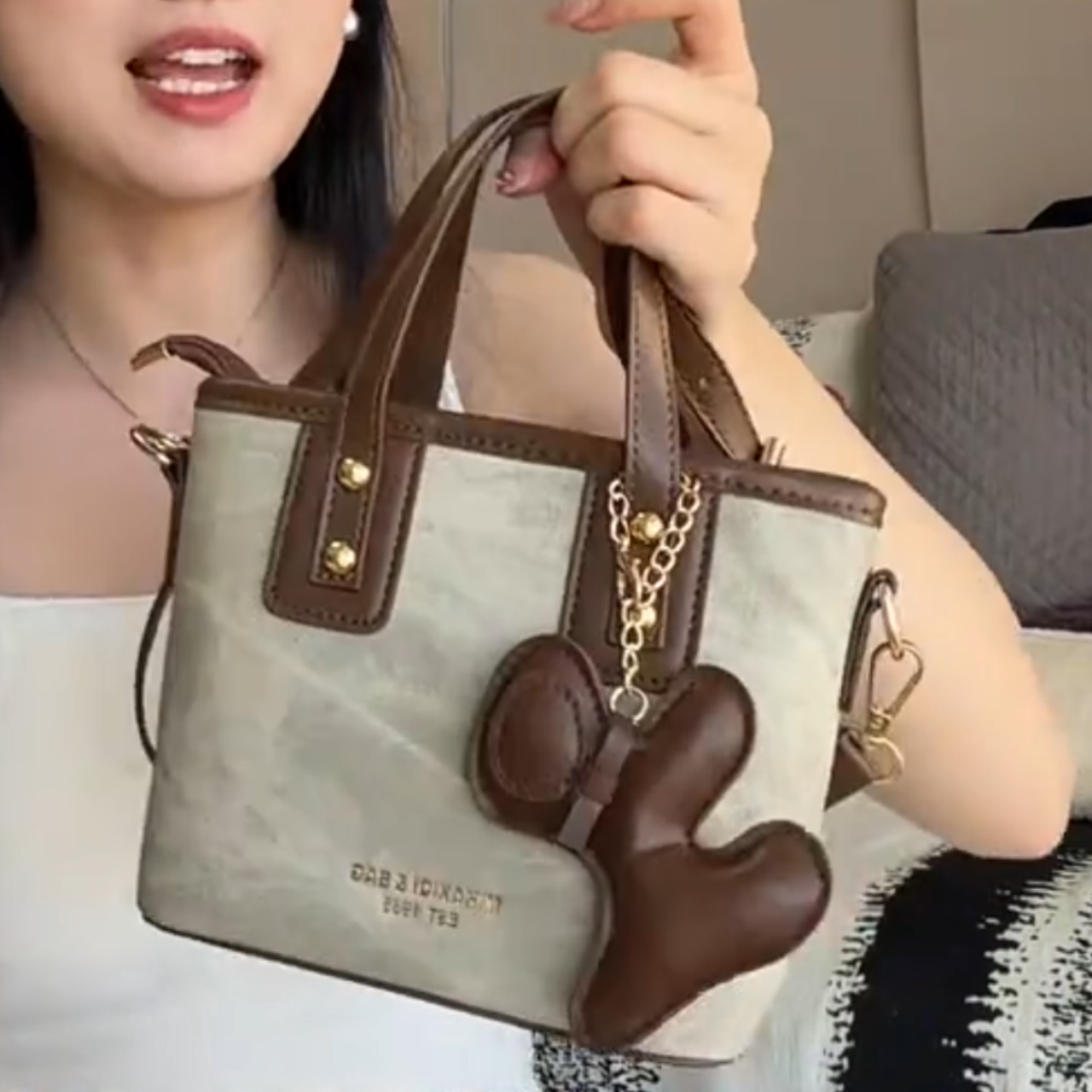 包包女2026新款高级感复古撞包包