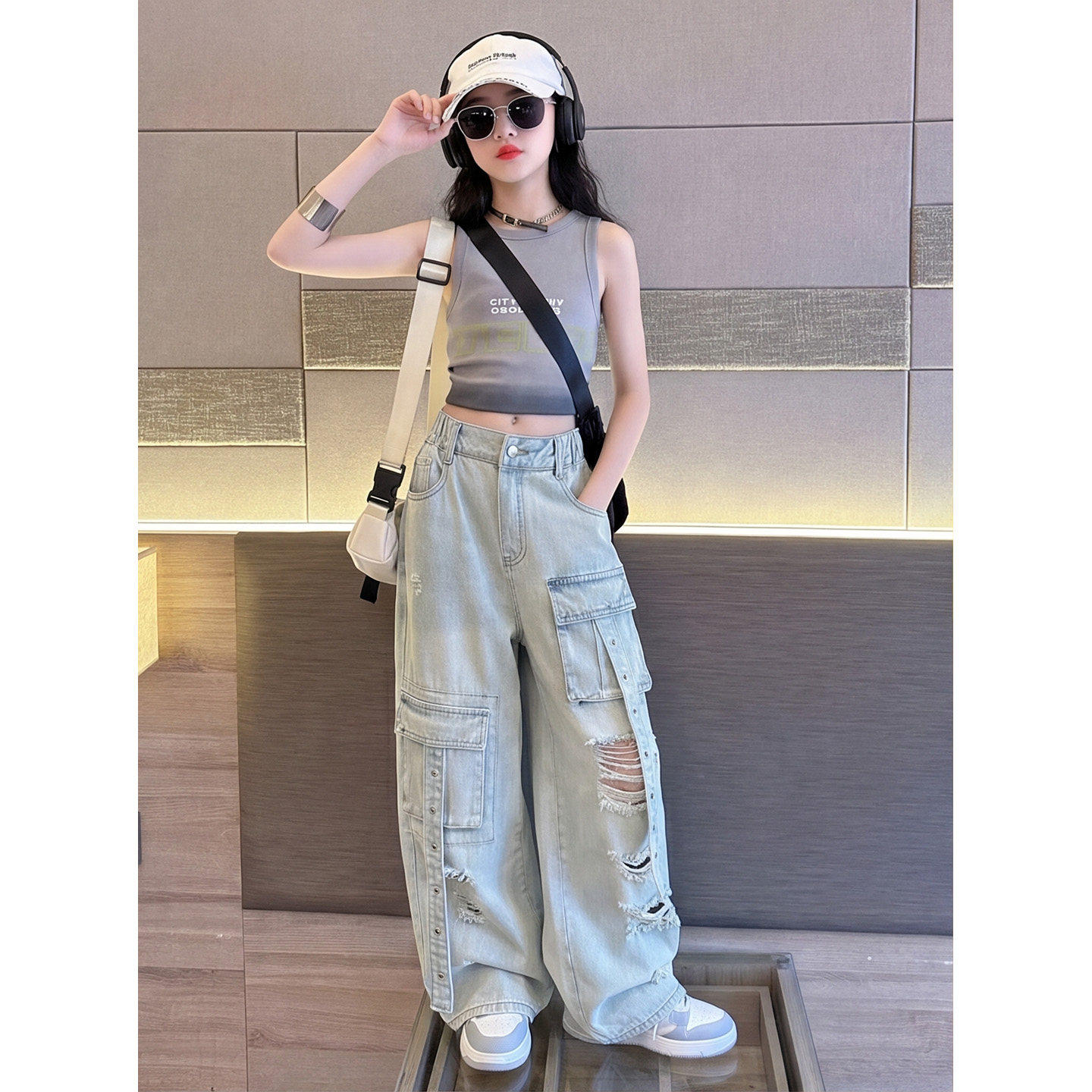 女童夏季工装牛仔裤套装童装新款儿童无袖背心破洞阔腿裤子两件套