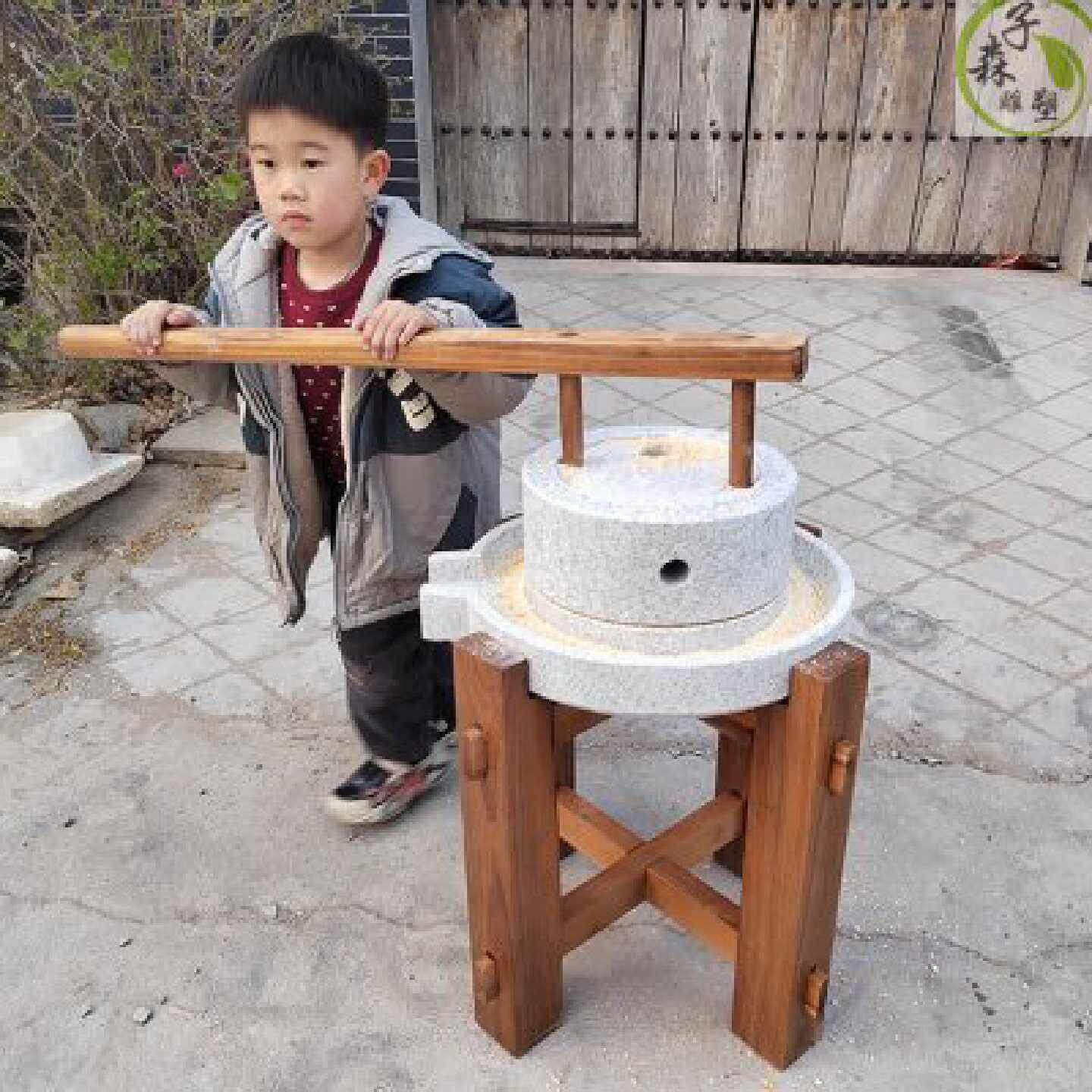 彷古石磨手动加厚大磨盘石磨机电动商用磨米面豆浆幼儿园手推石磨