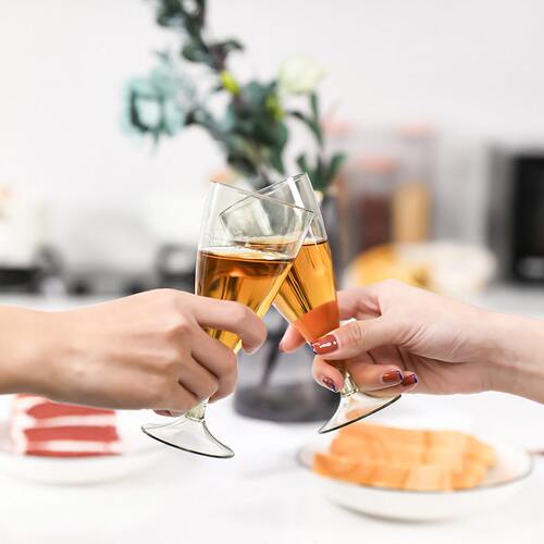 甄选随身携带野外旅行者酒吧KTV红酒杯 可拆卸组装 塑料鸡尾酒脚