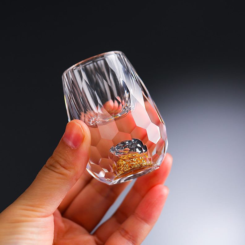 甄选厂家直销金箔白酒杯套装家用送礼一口杯烈酒杯水晶钻面酒杯酒