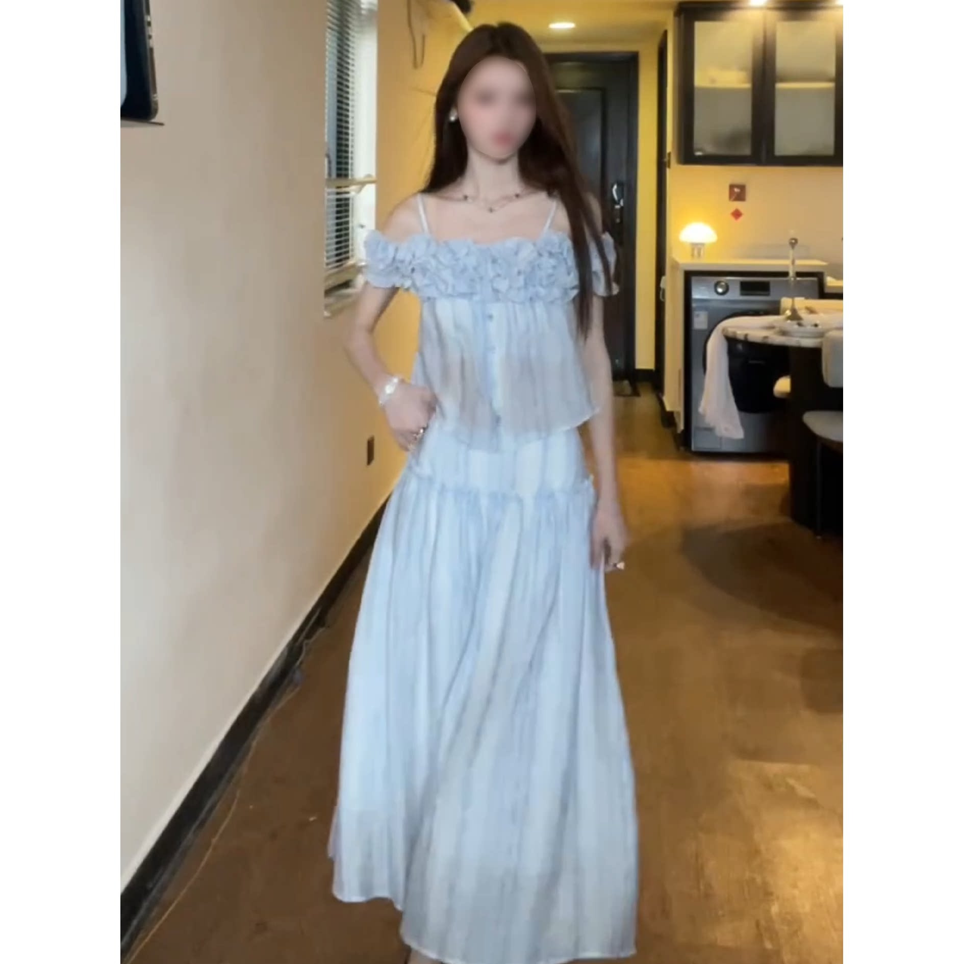 MARIE.COCO清新纯欲风浅蓝木耳边细吊带上衣高腰长款半身裙套装