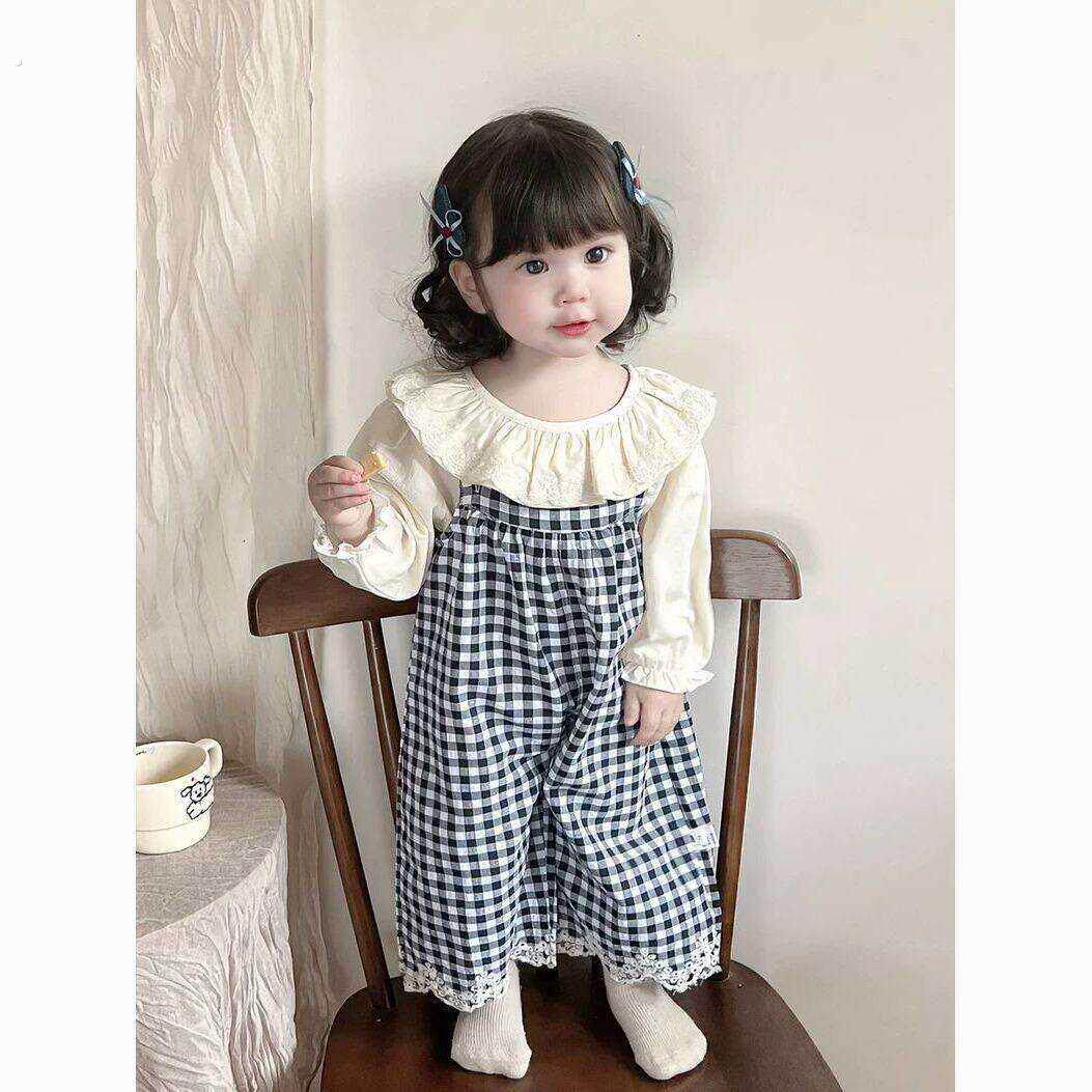 小月龄早秋外出服女小童2025秋季套装宝宝2025新款婴幼儿洋派上衣