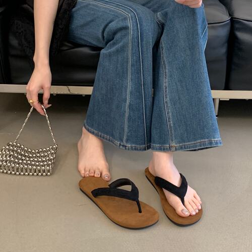艾泽薇大码真皮女百搭平底人字拖