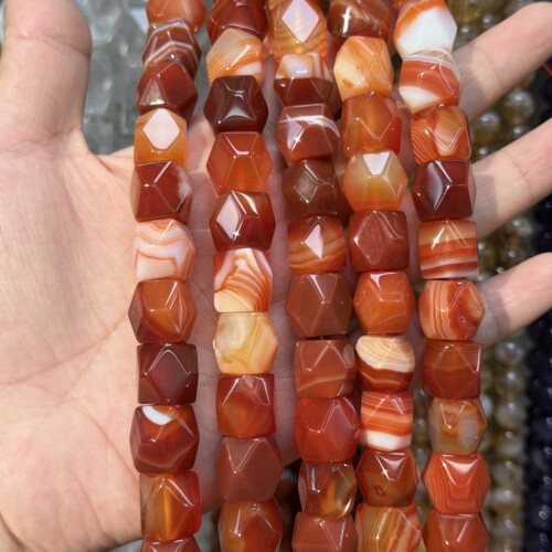天然巴西红缠丝玛瑙唐八棱散珠