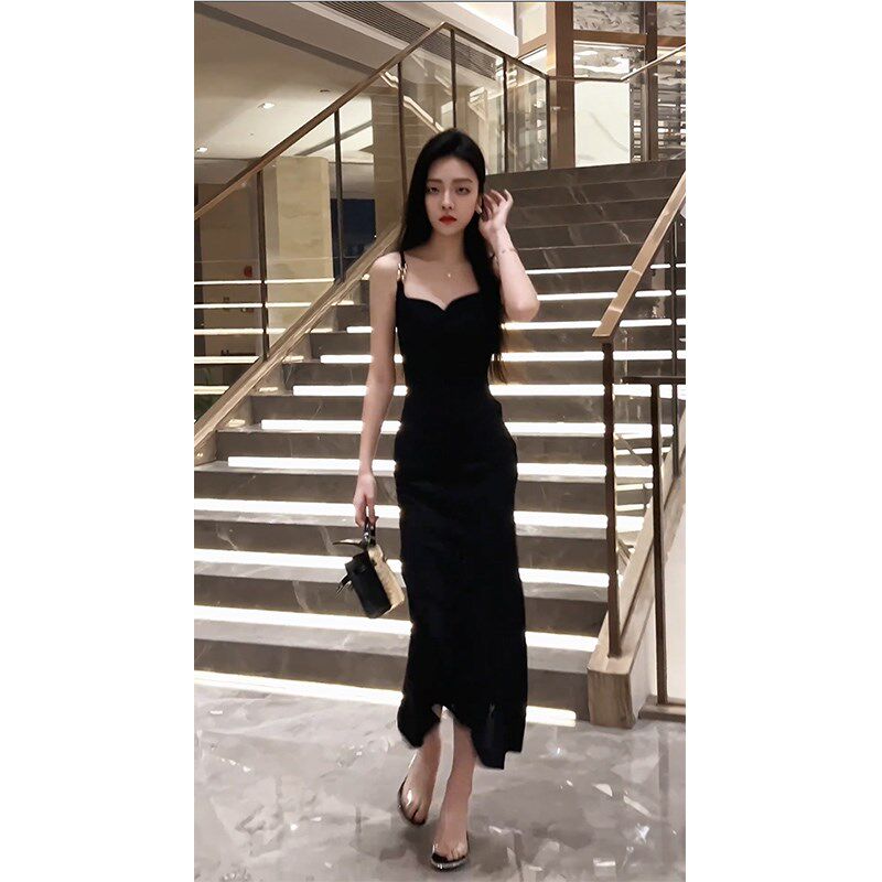 2024夏季新款黑色法式气质吊带连衣裙女高级性感礼服裙收腰鱼尾裙