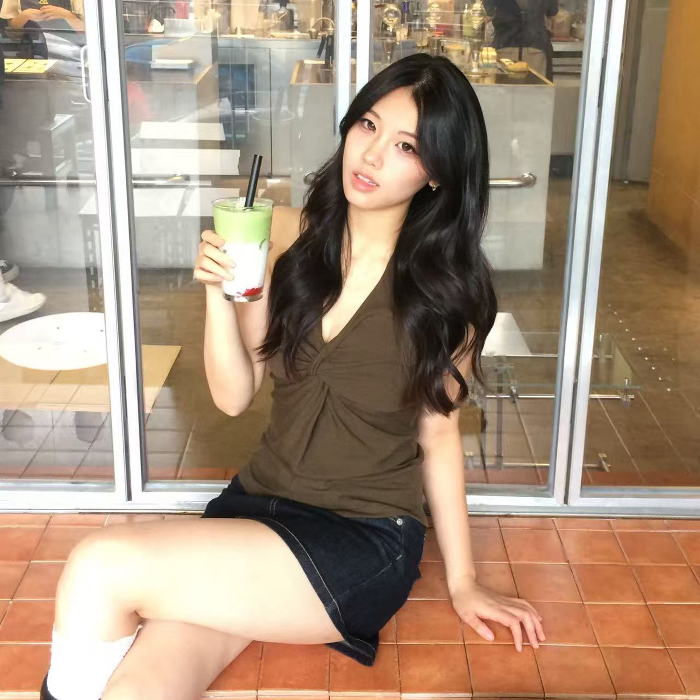 jucigrape新款绿色设计感V领修身扭结挂脖露背吊带背心女无袖上衣