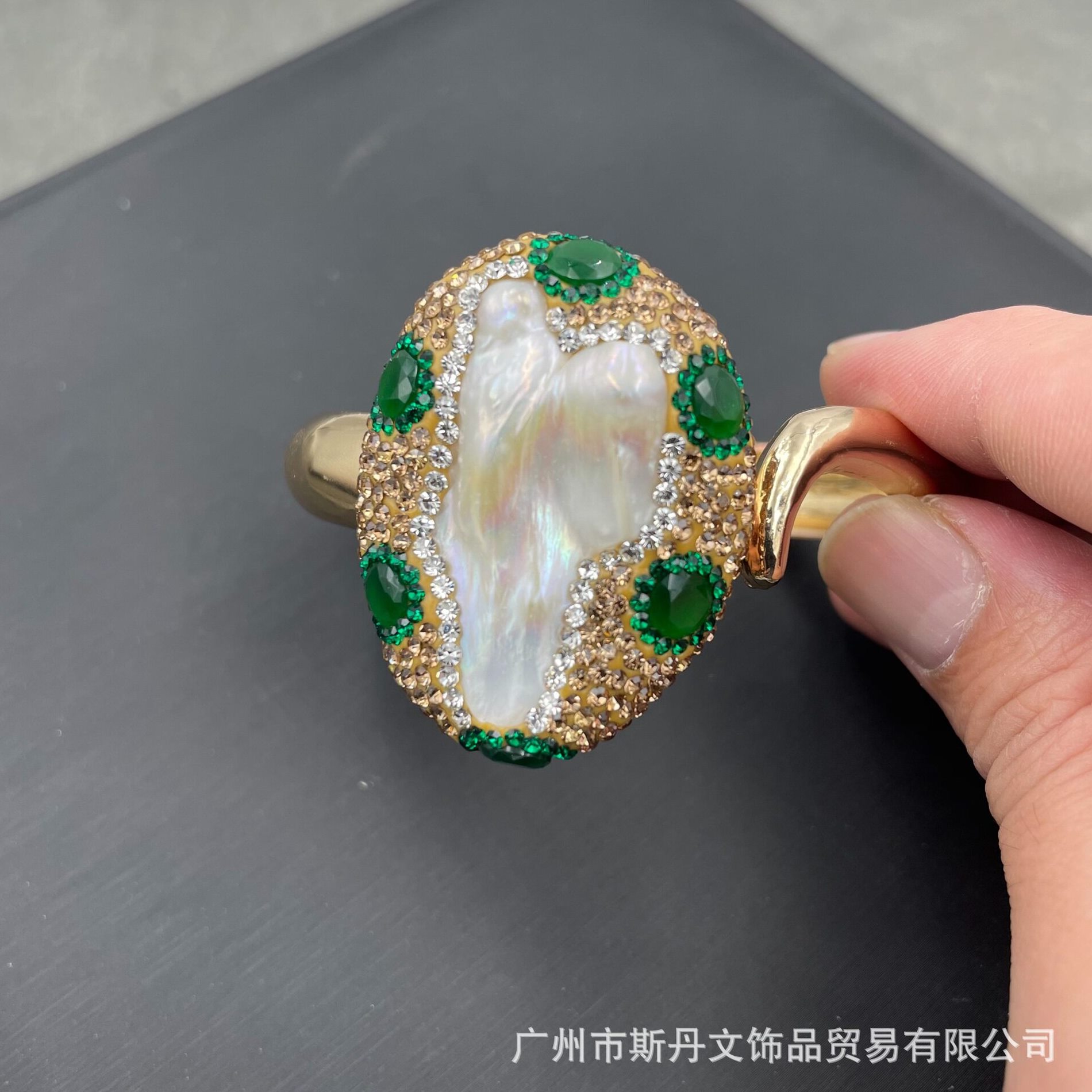 甄选天然巴洛克异形珍珠玉石手镯欧美个性时尚捷克钻碧玉手环保色