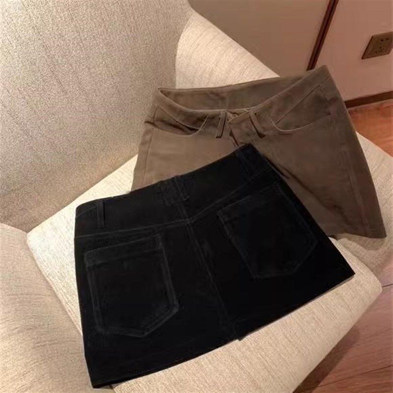 鹿皮绒弧形腰短裙自带安全裤女高腰显瘦显腿长半身裙