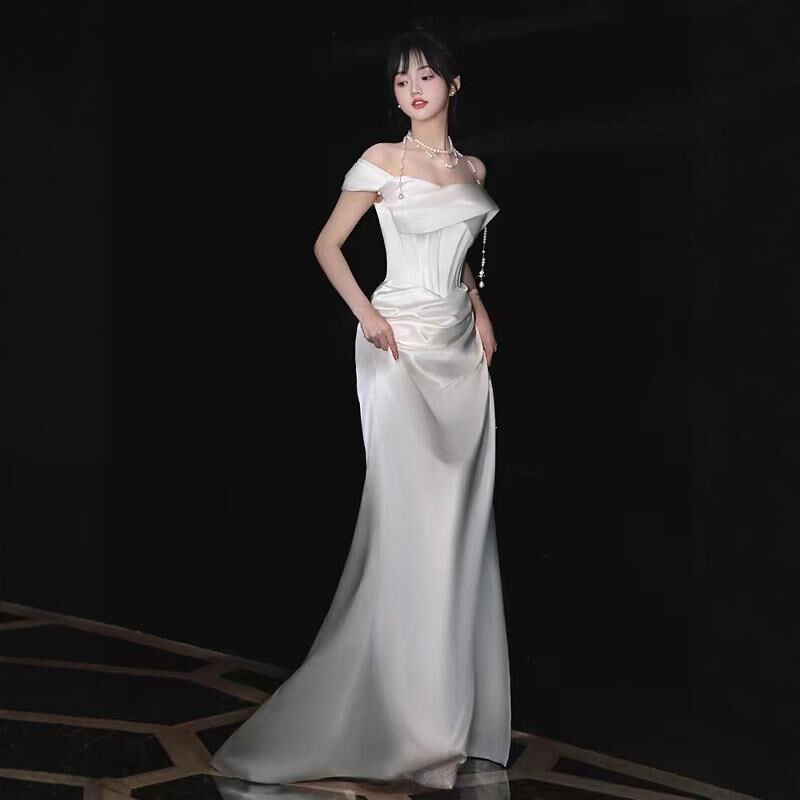 法式一字肩白色缎面迎宾出门轻婚纱新娘宴会拖尾显瘦敬酒晚礼服裙