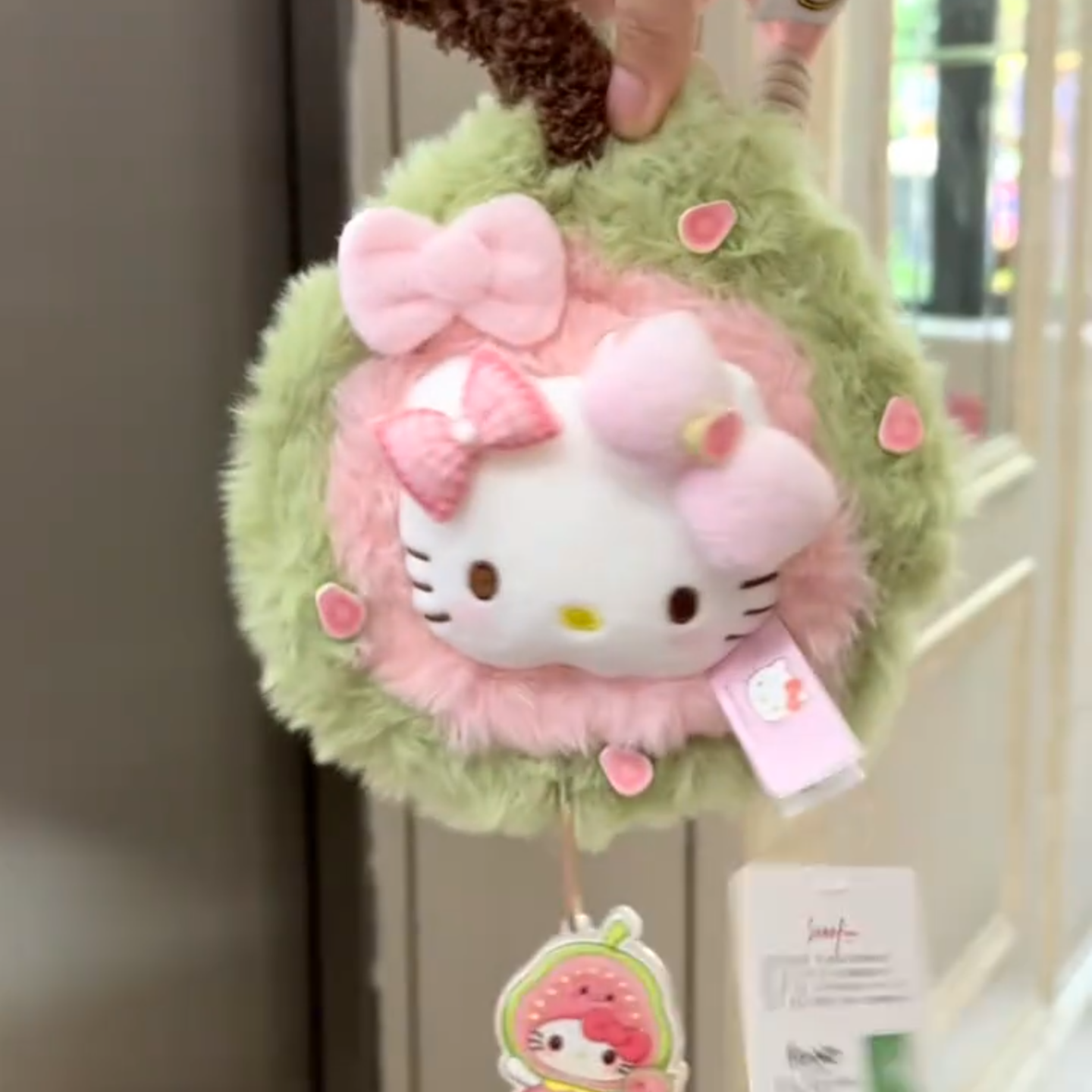 正版可爱芭乐少女粉Kitty毛绒玩偶包包挂件送女生礼物钥匙扣粉520