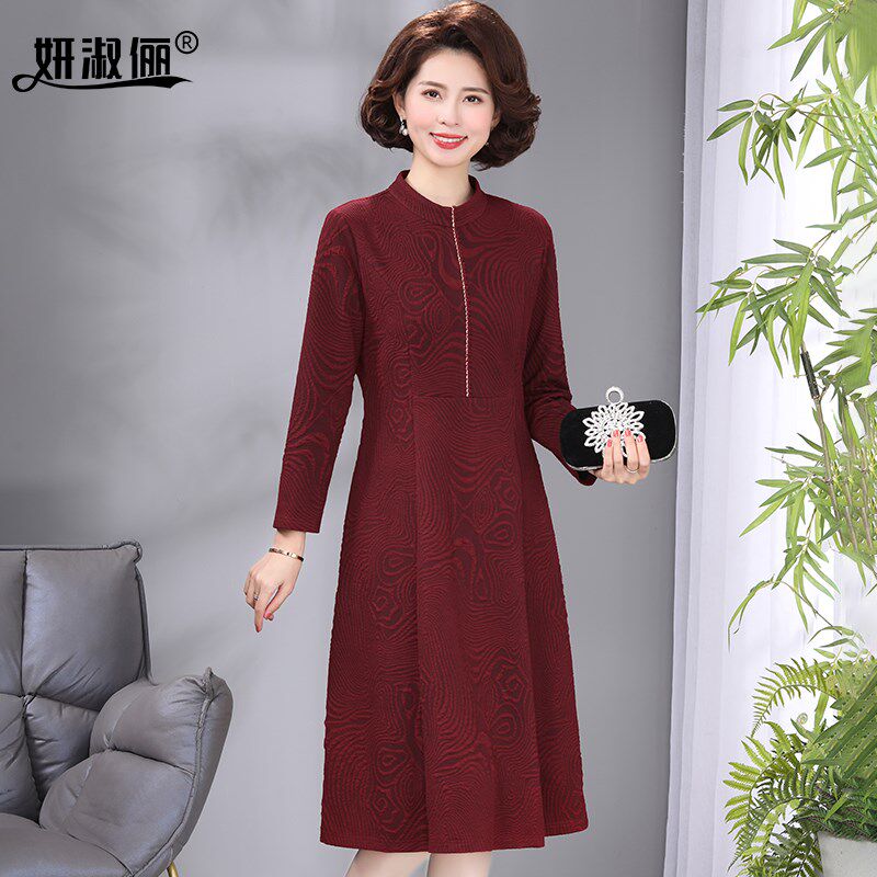 中老年女装喜庆婚宴2024新款妈妈结婚酒红连衣裙立领秋冬打底裙子