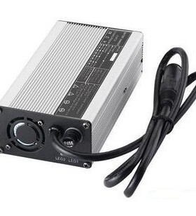 12V8A铅酸电池充电器胶体器电池充电蓄  125V0AH -80AH铅酸电池