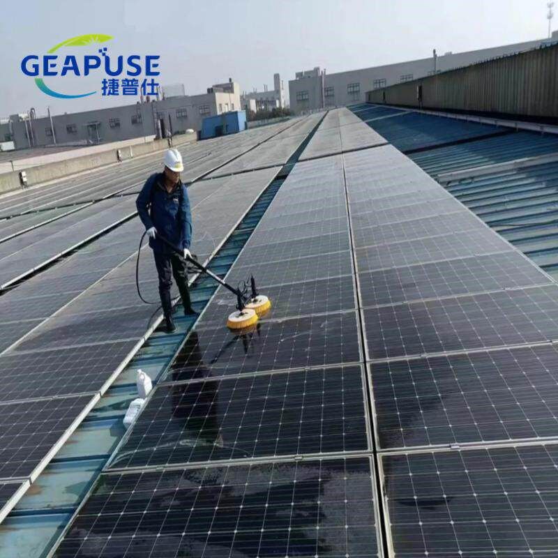 发光伏板清洗机155器人太工阳能电动清洁通喷水刷电板组件具机设