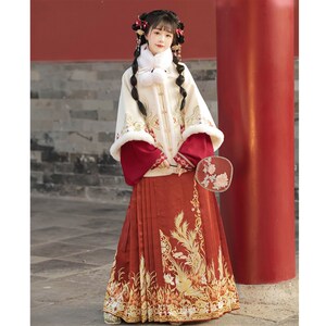 素羽华裳岁岁年年 新年款汉服女明制方领披袄马面裙加厚秋冬套装
