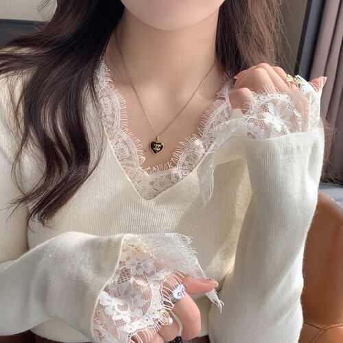 V领蕾丝针织打底衫女2025秋冬季新款设计感内搭毛衣洋气独特上衣
