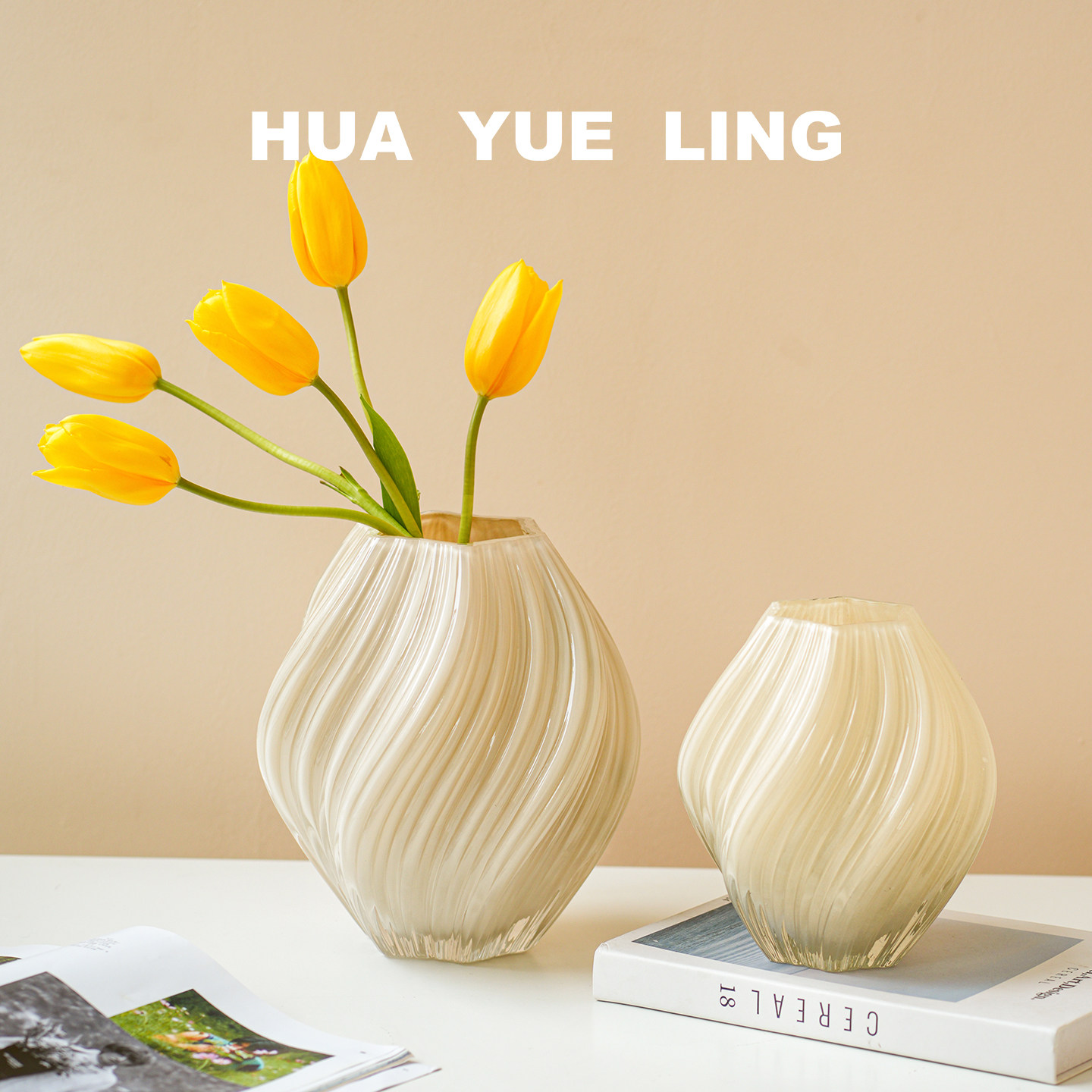现代简约琉璃贝壳花瓶米白色不规则曲线造型家居装饰摆件