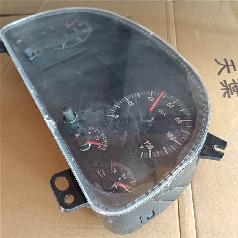 豪沃380组合仪表盘总成燃油仪表WG9716582211里程表转速表原厂