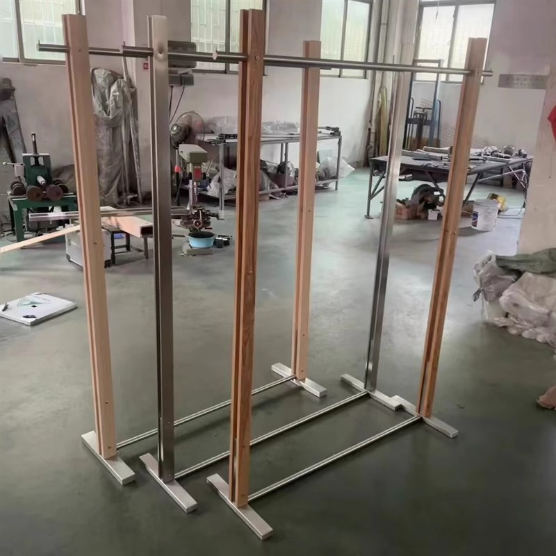 服装店不锈钢拉丝展示架胡桃木色女装店中岛Q落地架复古展示架