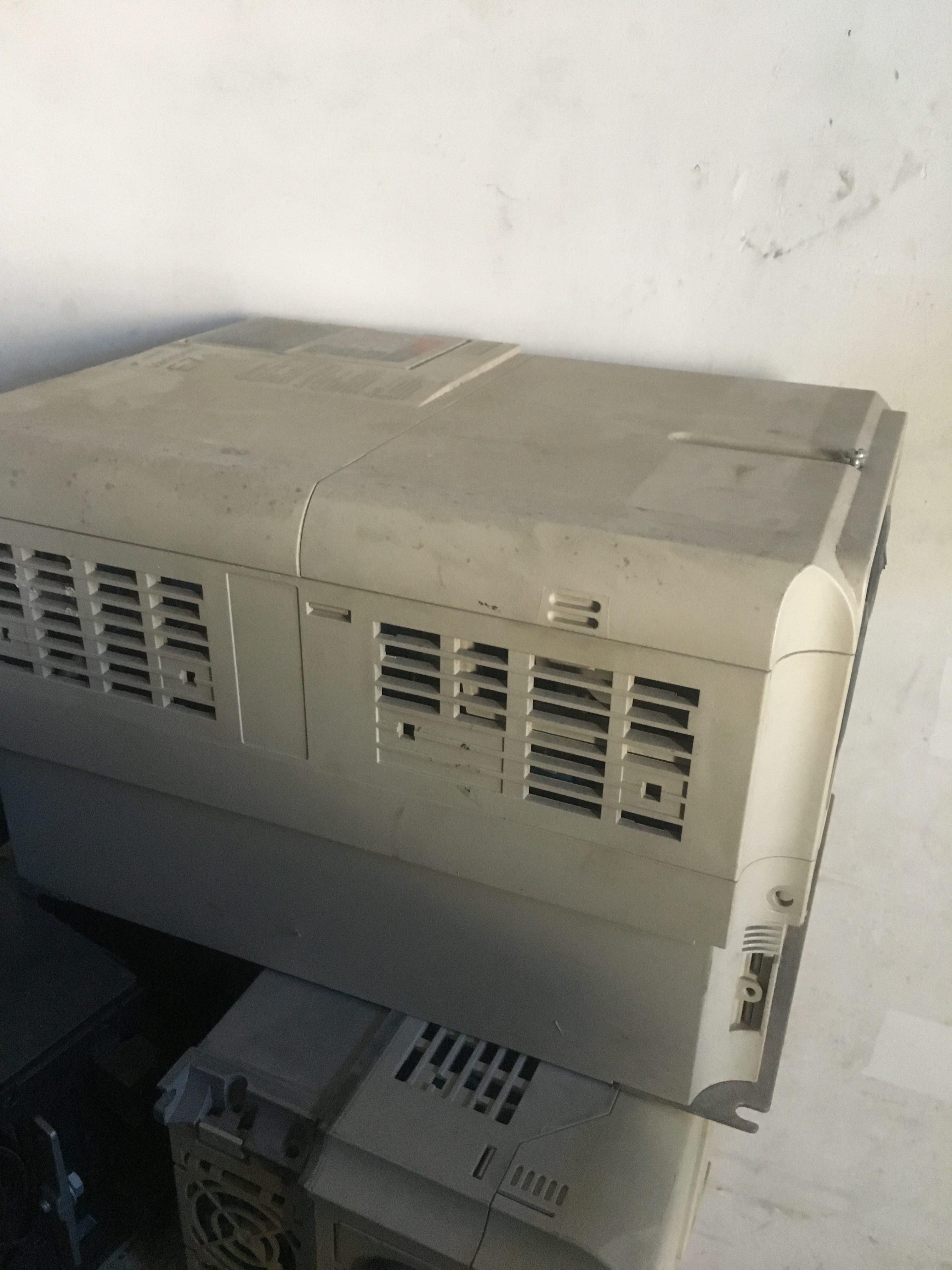 安川变频器塑料外壳塑料壳子G7-F7-G5系列5.5-7.5-11-15kw