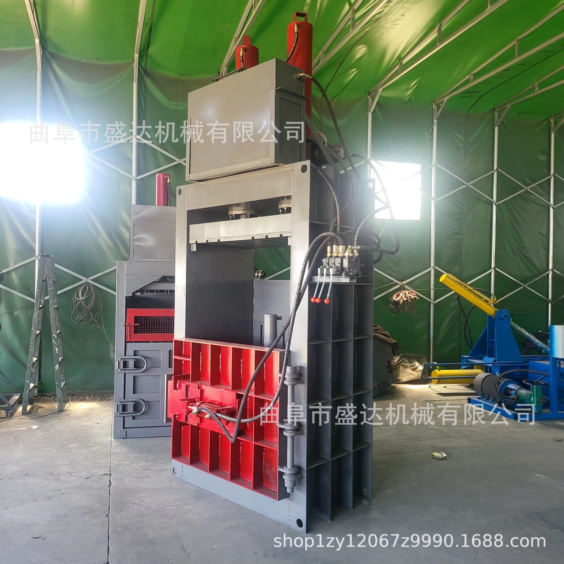 40吨油漆桶双杠液压打包机纸箱废纸多用途压块机秸秆压缩成型机
