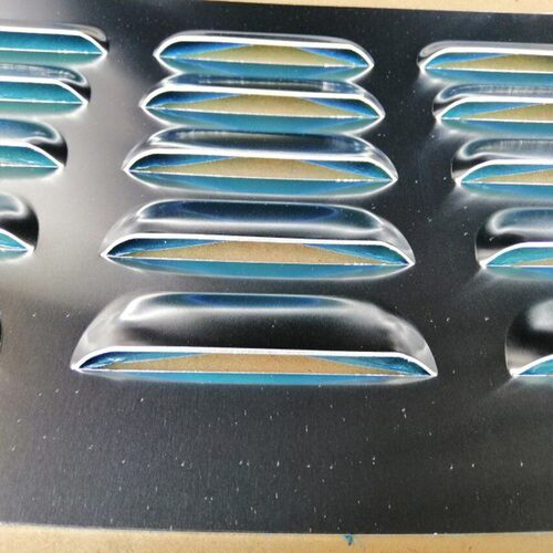 百盖孔金属通风透气散热板雨冲孔板外罩散热格栅叶板消音防排烟管