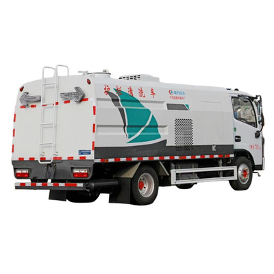 大型环卫路面吸尘洗扫车