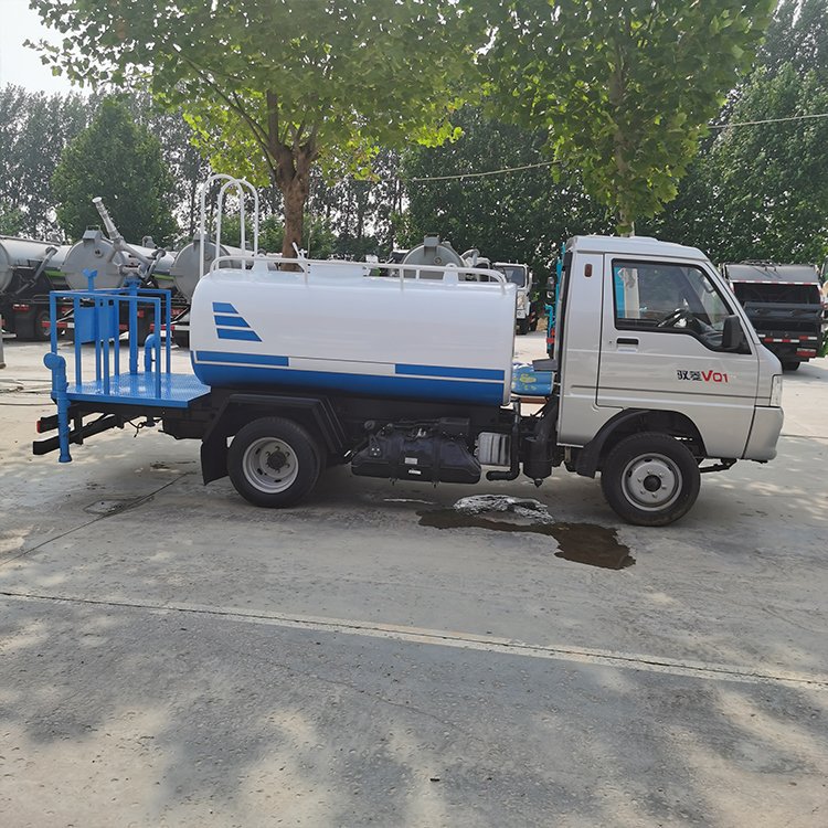 国六汽油版蓝牌洒水车市政园林绿化喷洒车小型电动四轮雾炮洒水车