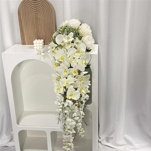 领式民国婚级复古婚礼白色仿真花瀑布手捧花新娘法证结高花束道具