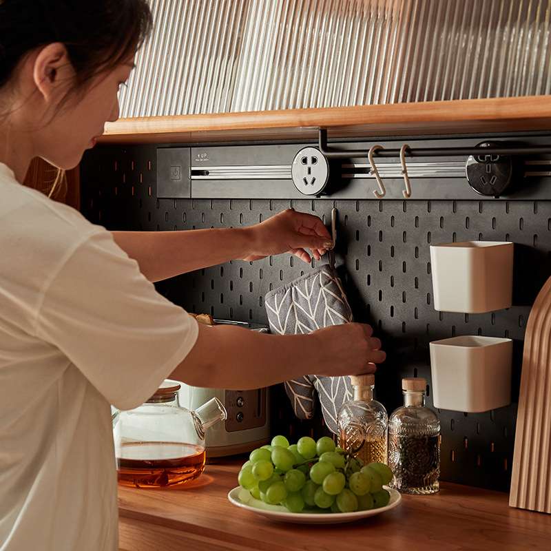 北欧实木餐边柜推拉门储物柜厨房客厅日式樱桃木原木餐边柜