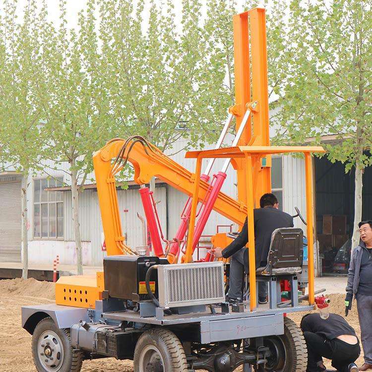 高速公路护栏打桩机 水泥桩打拔钻一体 小四轮波形围栏压桩机