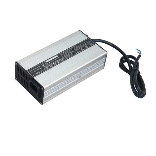 高品质智能锂离子 电动平衡车充电器 12V6A 24V3A 48V2A